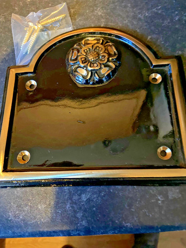 Cast brass sq black - 6", 6"