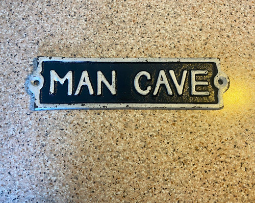 Man cave heavy cast - cast, wall